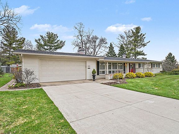 2nd image of 3519 Springbrook Dr