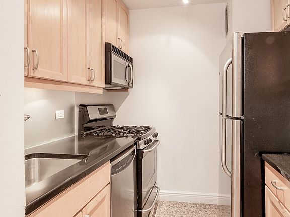 3rd image of 182 E 95th St APT 4G