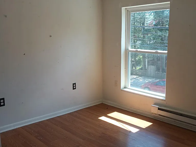 119 N 6th St #2 — Photo 8