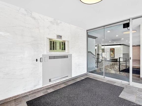 4th image of 260 Garth Road #4E4