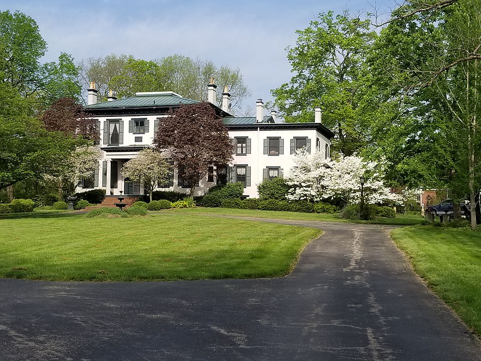 1st image of 825 Greenville Ave