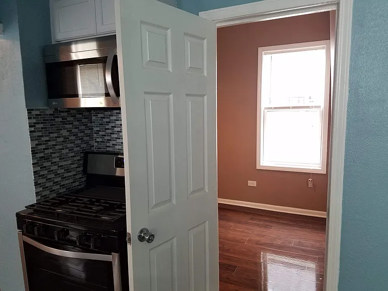 4848 S Honore St #2R — Photo 6