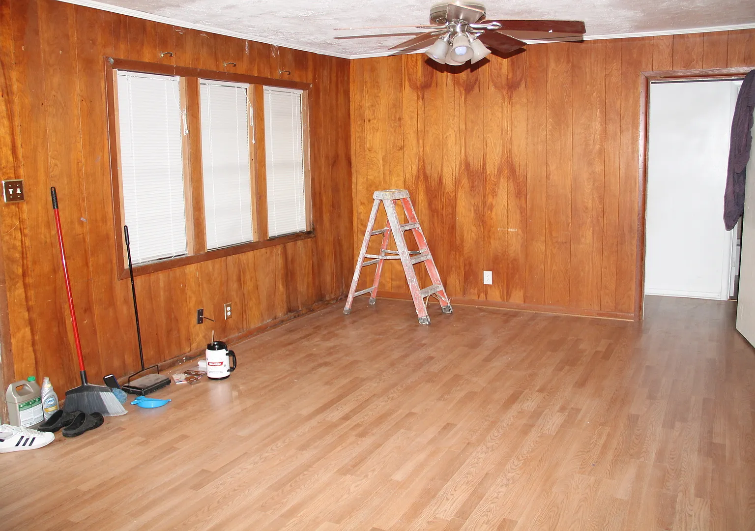 $1295. Simple small house. Great value for the rent. — Photo 4