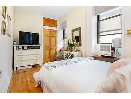 Rented by Douglas Elliman | media 38