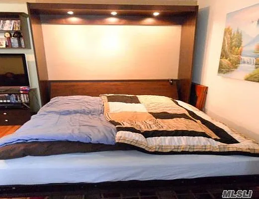 Sold by Merit Group & Associates | media 4