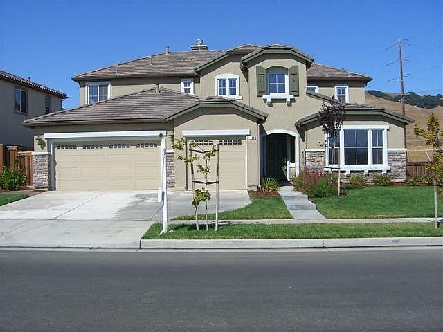 1st image of 828 Antiquity Dr