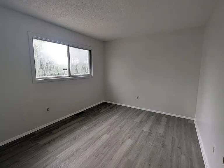 612 Adams St #7 — Photo 6