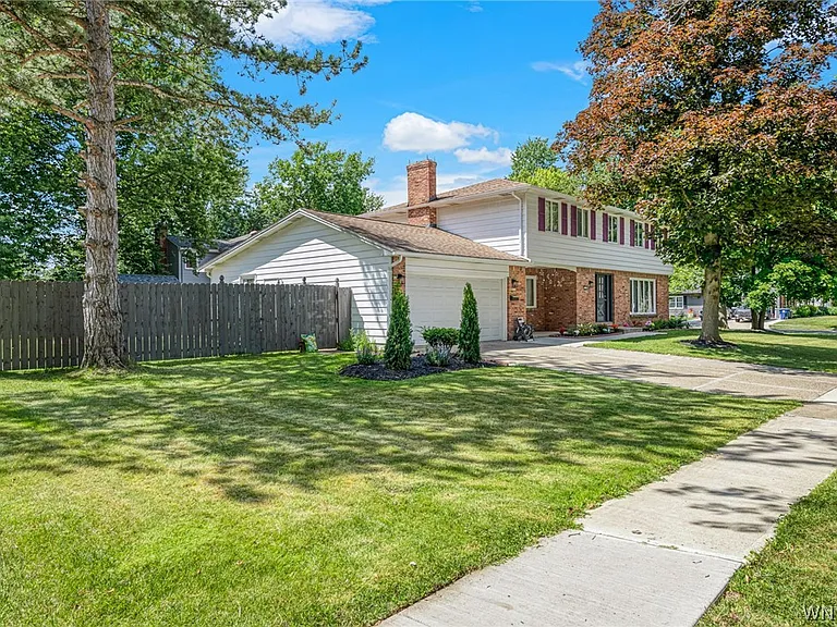 71 Chaumont Dr — Photo 4