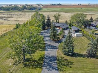 5 Georgian Est, Rocky View County, AB T1Z 0L1