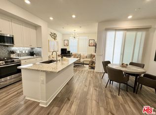 26976 Prospector Rd #203, Stevenson Ranch, CA 91381