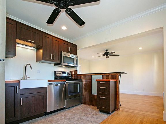 5th image of 302 Washington St #6
