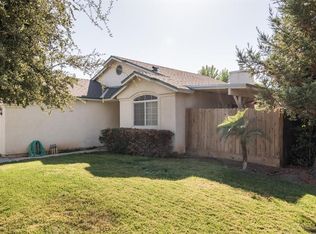 1557 E Laroda Cir, Reedley, CA 93654