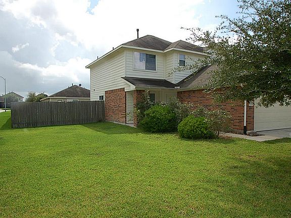 2nd image of 9110 Aspen Trace Ln