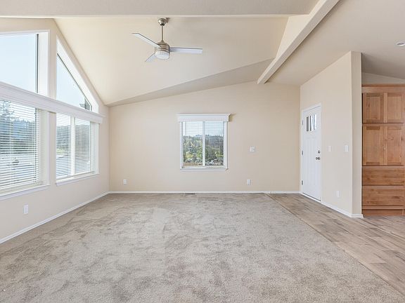 4th image of 194 N Pony Trail Ln