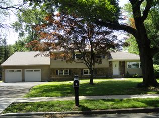 19 Hickory Hill Dr, Ewing, NJ 08618