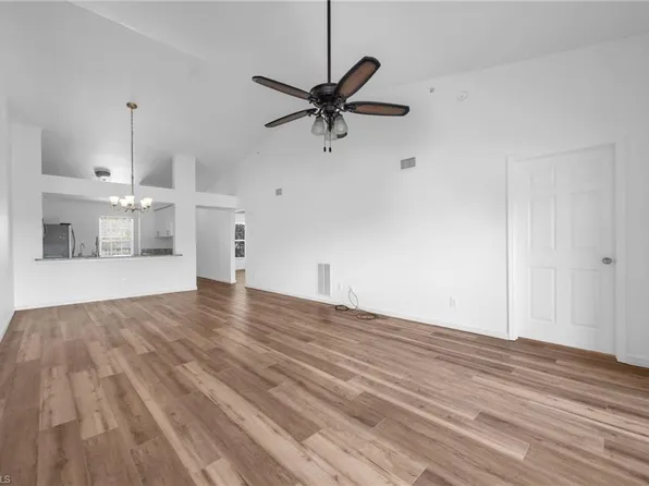 3250 Cypress Glen WAY #423, NAPLES, FL 34109