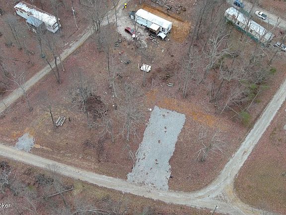 5th image of 106 Tulip Ln