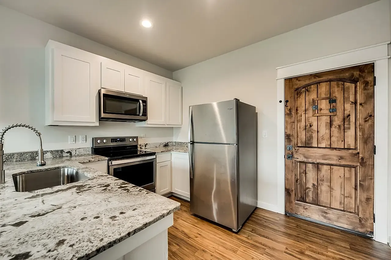 San Jose Apartments — Photo 2
