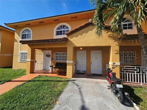 7762 W 34th Ln #18-202, Hialeah, FL 33018