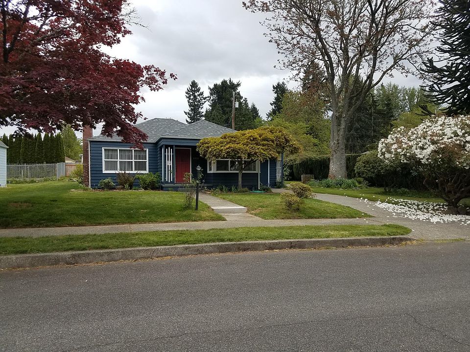 1st image of 2932 Hawthorne Pl SE