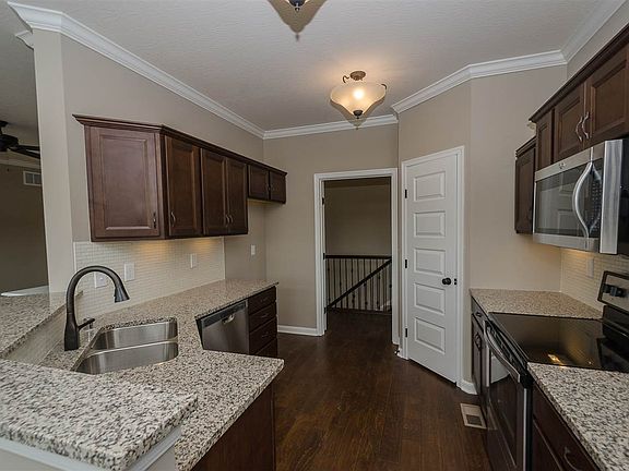 4th image of 7411 Devonshire Dr #12201