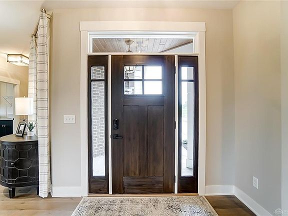 5th image of 739 Doral Ct