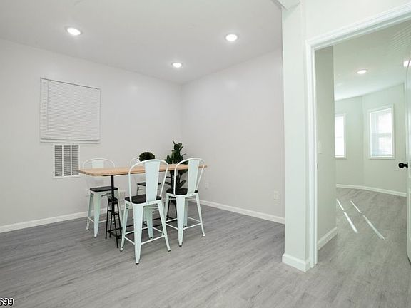 4th image of 69 Sunset Ave #1