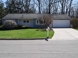 15 Newberry Dr, Endicott, NY 13760