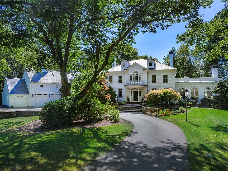 1st image of 32 Sears Rd