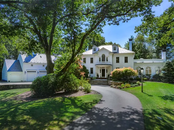 32 Sears Rd, Southborough, MA 01772
