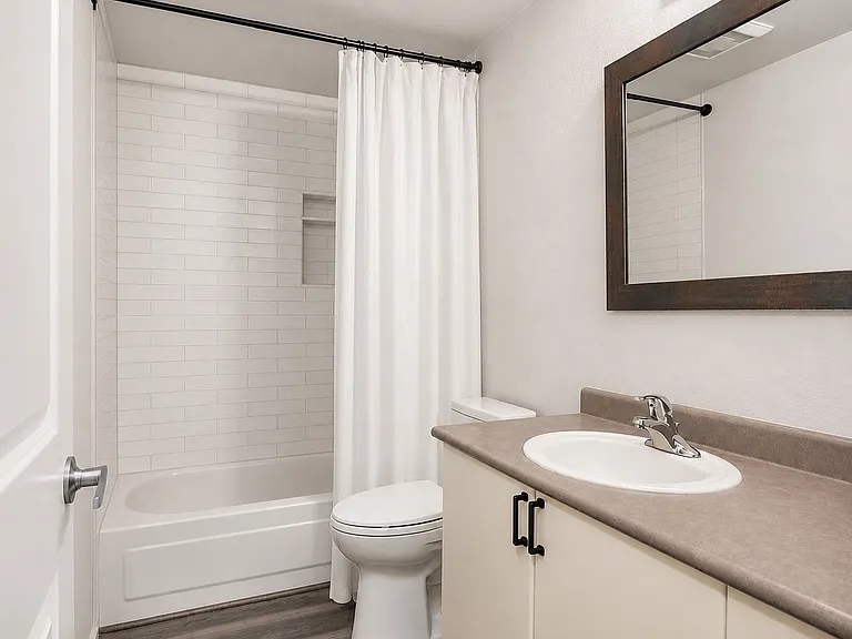 215 9th St #D302 — Photo 12