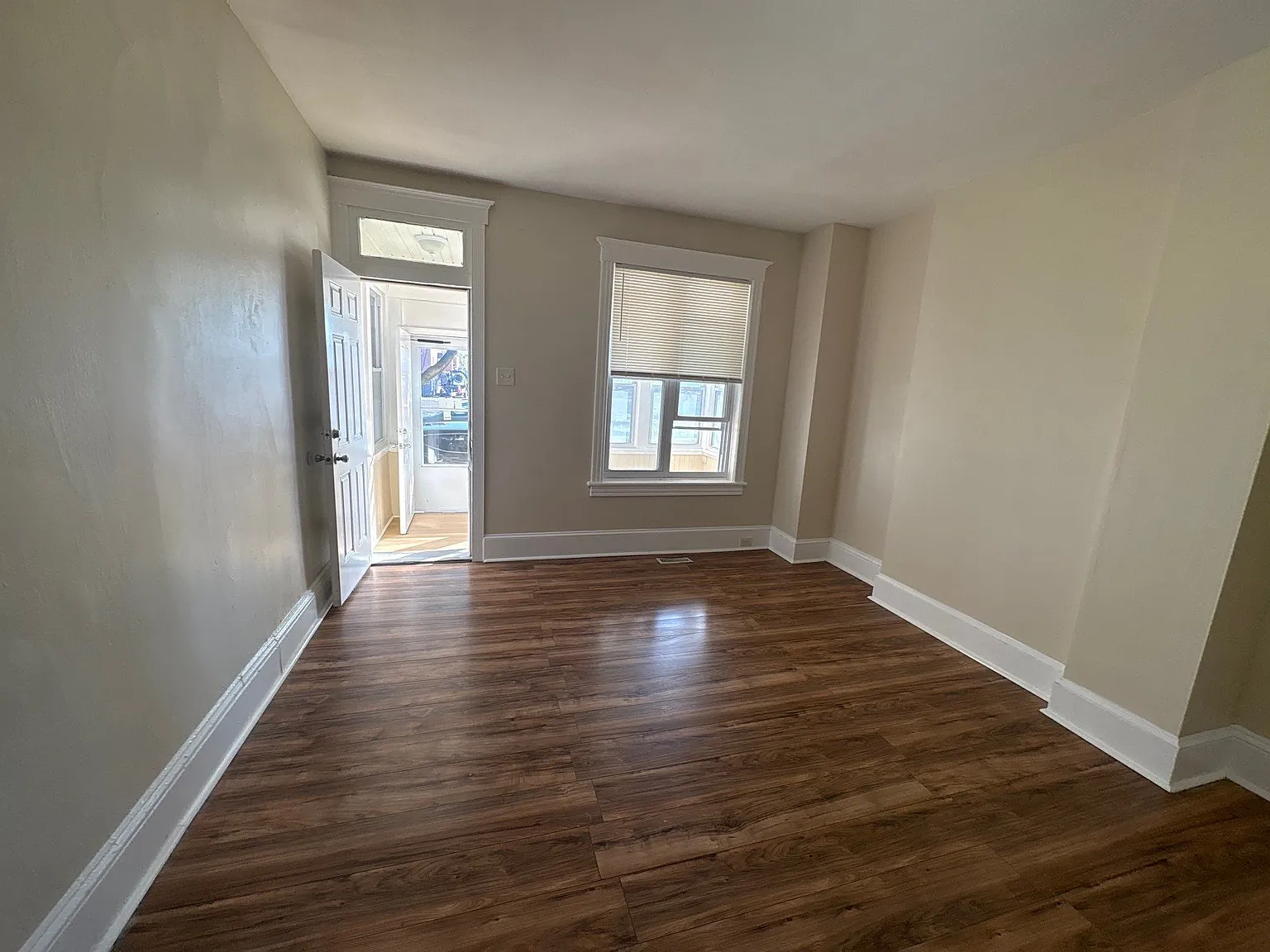 4 bed, 2200 sqft, $2,200 — Photo 3