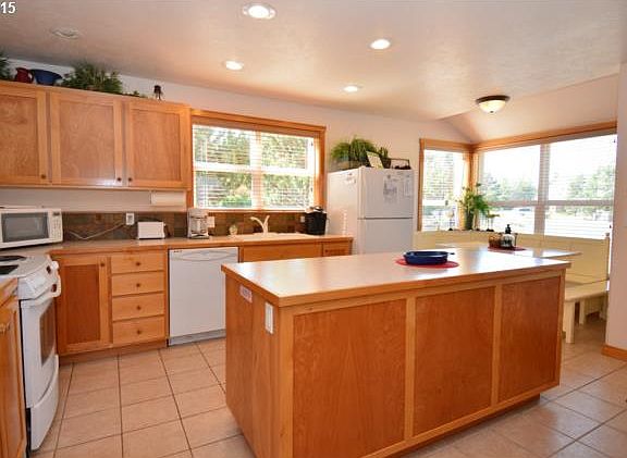 5th image of 5895 Barefoot Ln