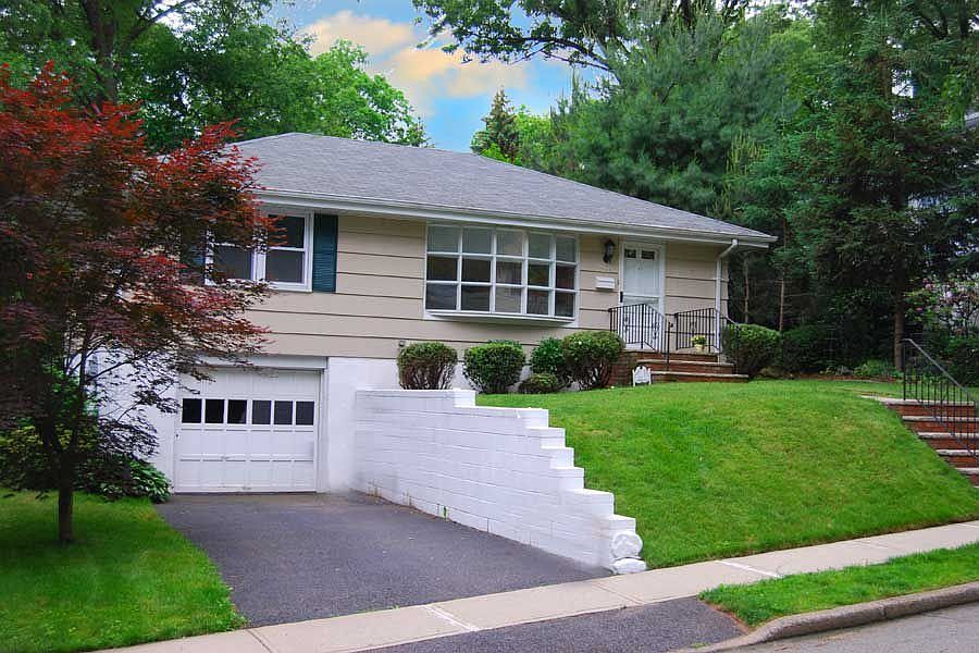 1st image of 104 Bergen Ave