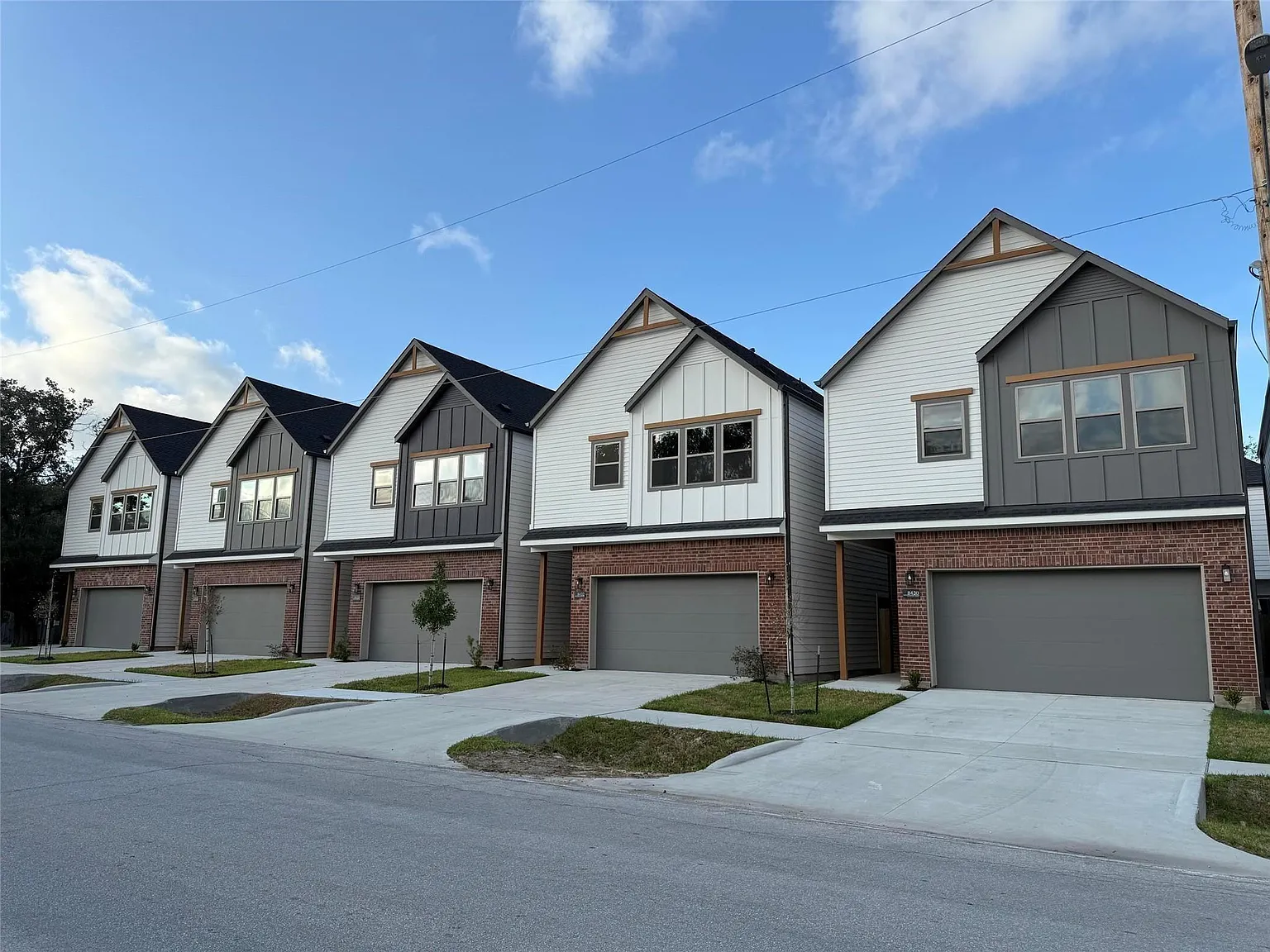 3 bed, 3.5 bath, 1845 sqft, $3,400 — Photo 2