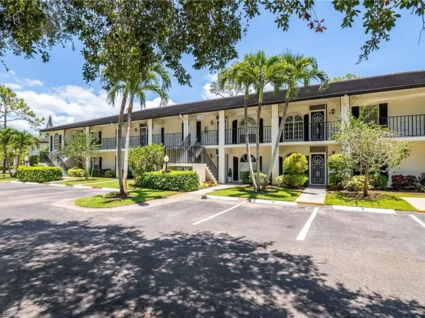 256 Deerwood CIR #4, NAPLES, FL 34113