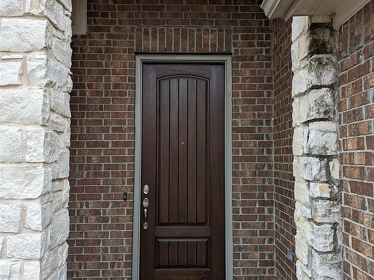 313 Summer Pointe Dr — Photo 4