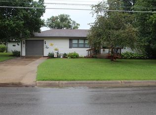 115 W Garfield St, Iola, KS 66749