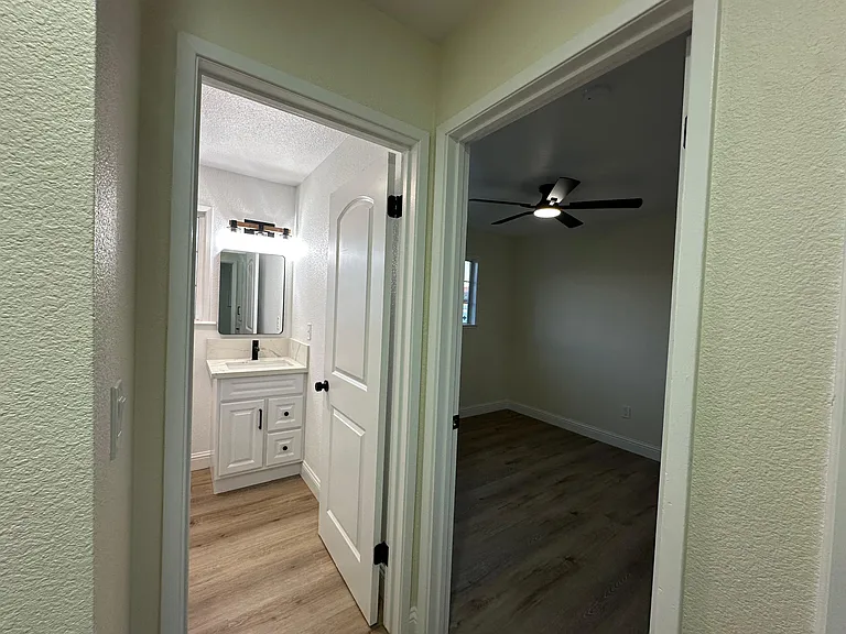 13000 Lorenzo Ct — Photo 25