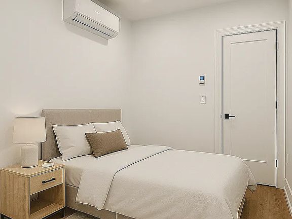 5th image of 307 W 39th St #2C