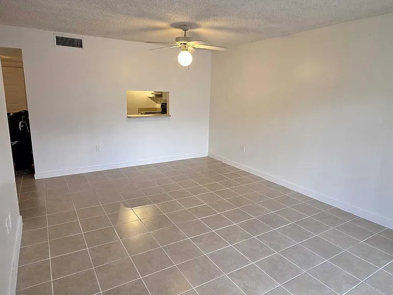 711 N Pine Island Rd #210 — Photo 8
