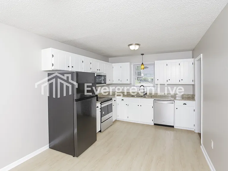 572 Parlock Rd — Photo 7