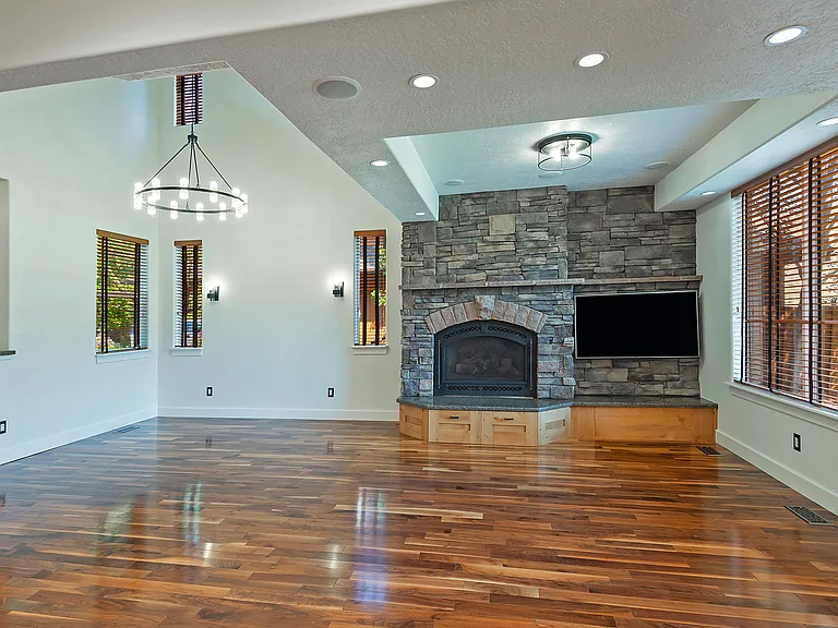 1028 Station Loop Rd — Photo 6