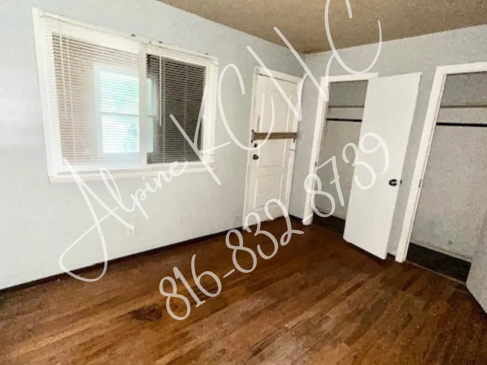 2501 Van Brunt Blvd #7