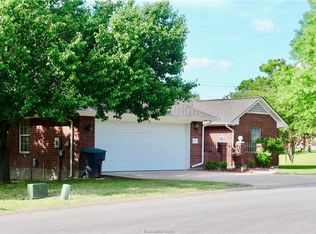 2100 Rivendell Ct, Bryan, TX 77807