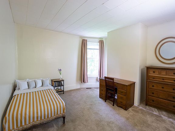 2nd image of 113 Comstock Pl APT 3