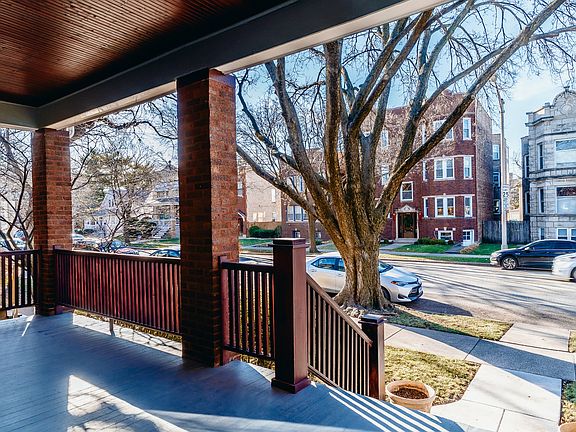 2nd image of 1110 S Oak Park Ave #2