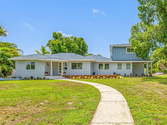 2nd image of 380 VILLAGRANDE AVENUE S
