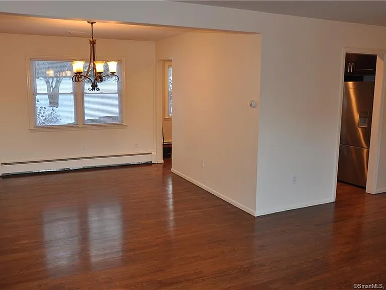 22 Essex Rd — Photo 23