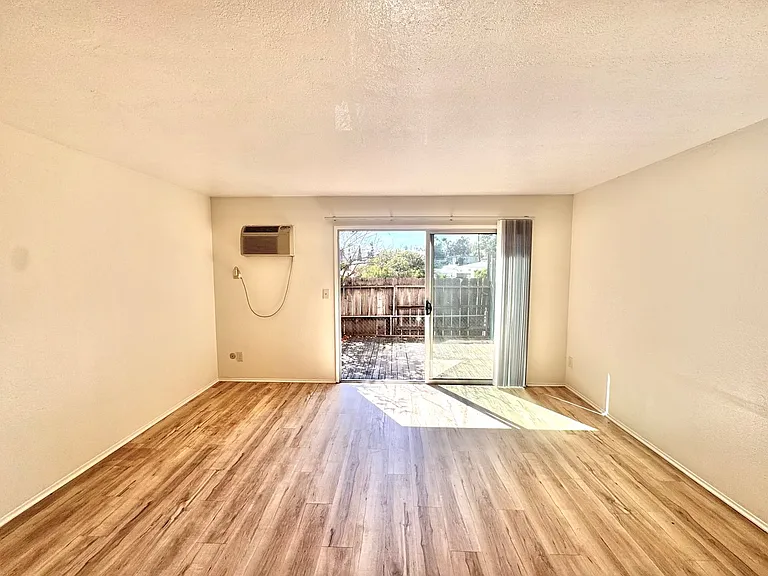 8110 Lemon Grove Way — Photo 4